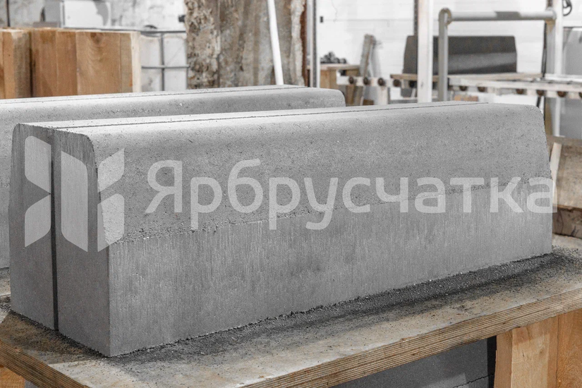 Бордюр дорожный БР100.30.15, Серый